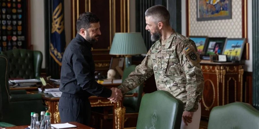 Зеленський обговорив з військовим і письменником Павлюком розвиток оборонних технологій