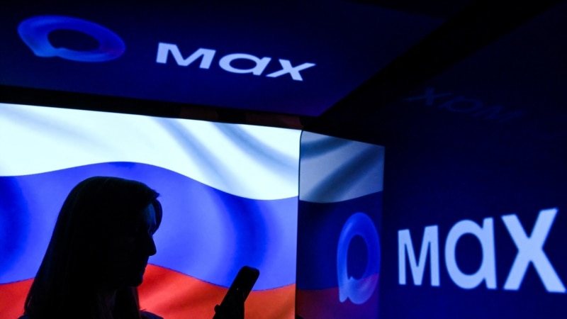 У Росії порушили справу проти Apple через відмову встановлювати RuStore і Mir