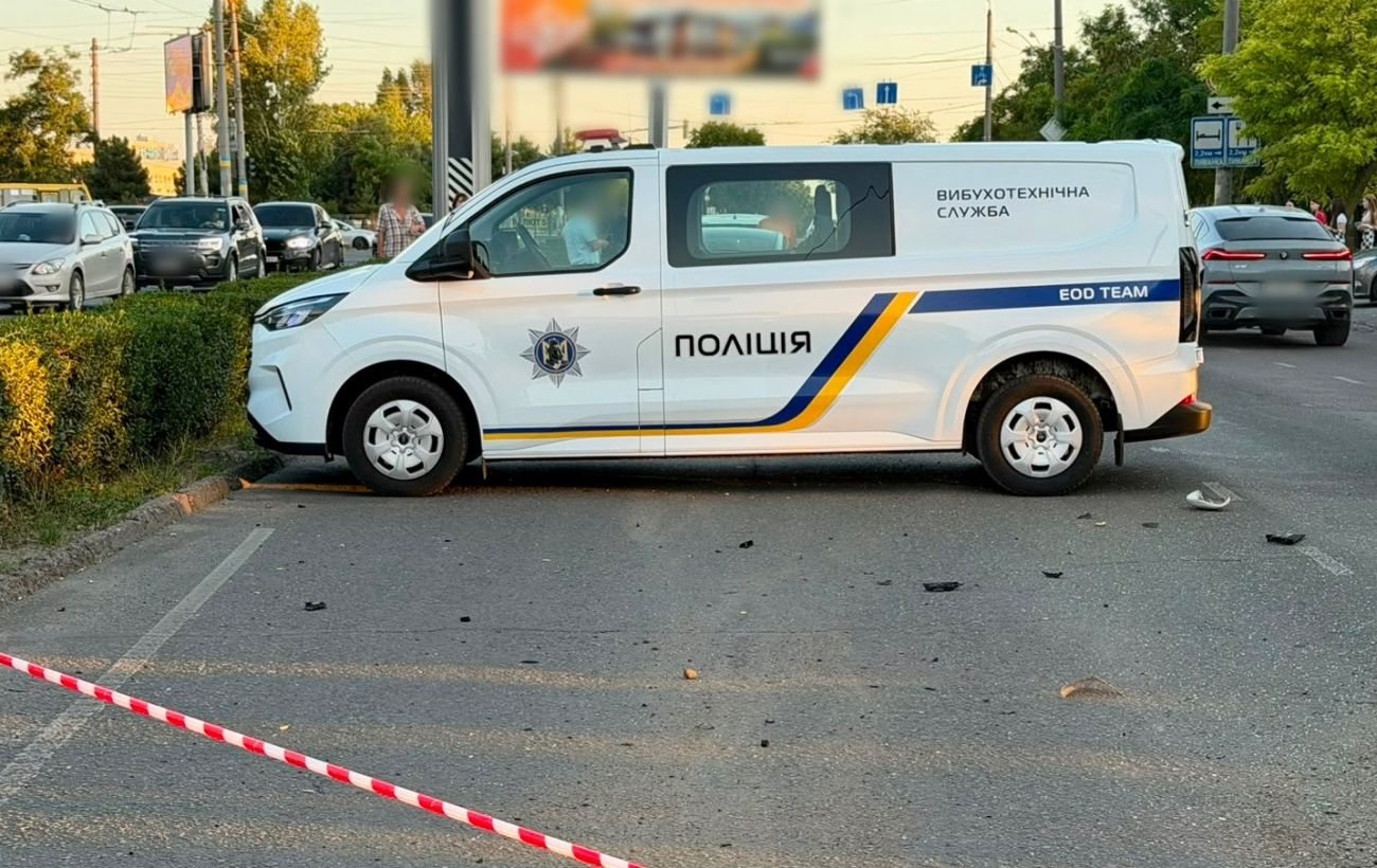 В Одесі вдруге за день вибухнув автомобіль: загинув водій, поранено пасажирку