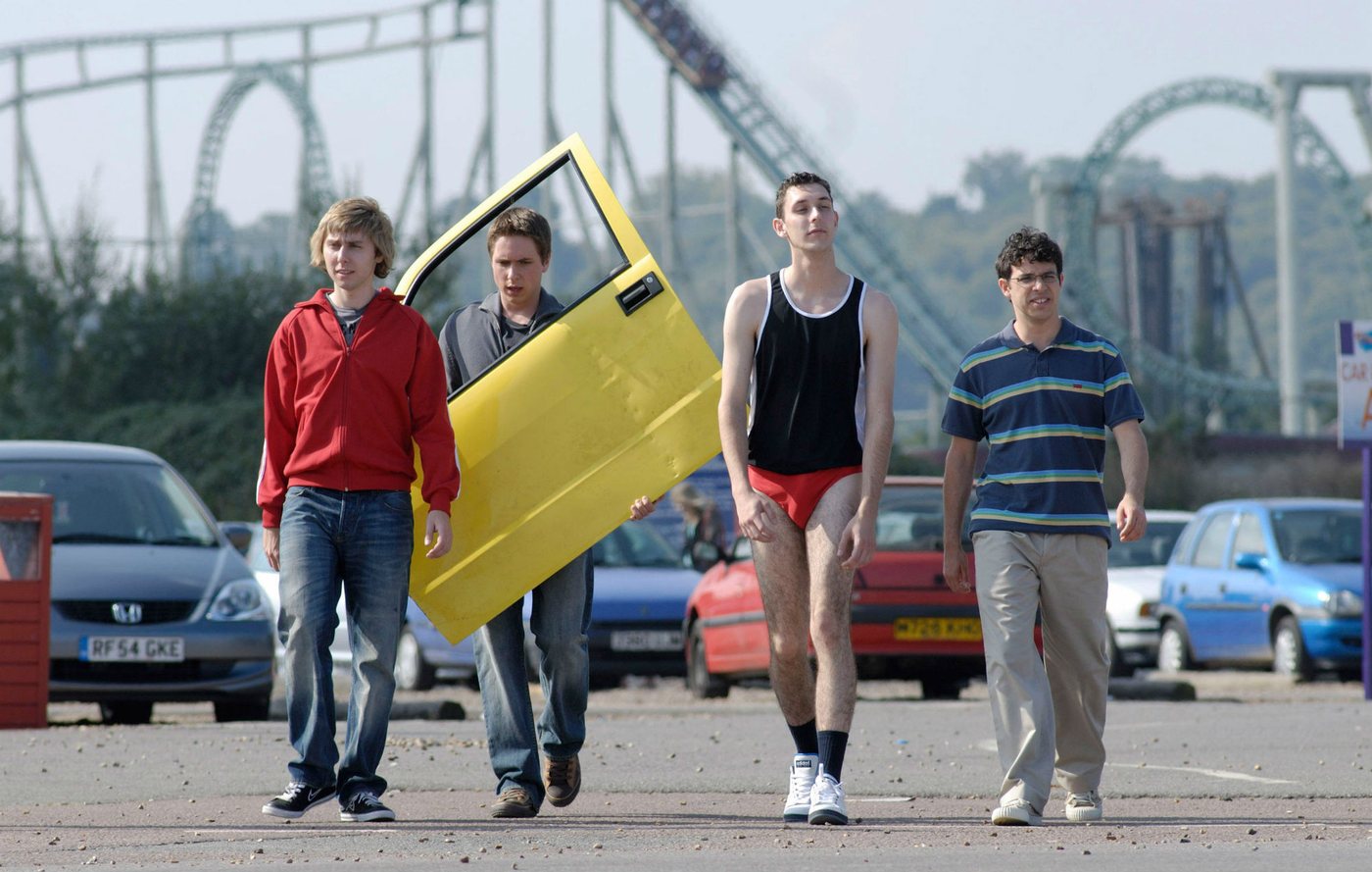 Джеймс Баклі випадково розкрив деталь сюжету «The Inbetweeners 3», з'явилися перші фото зі зйомок
