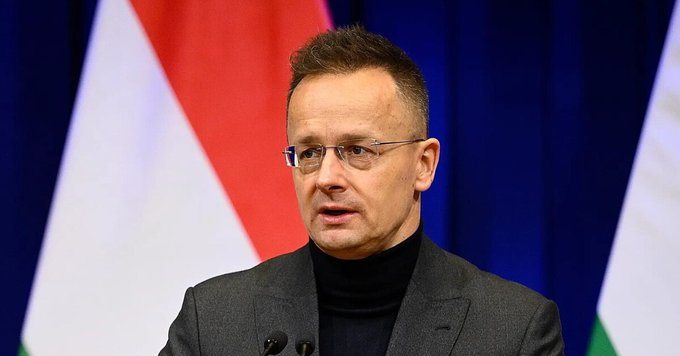 Угорщина розпочала розслідування щодо субсидій для BYD після переходу Сійярто