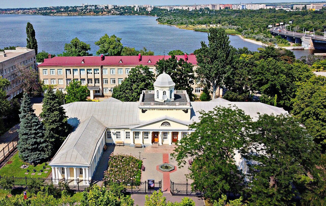 Російський дрон вдарив по житловому сектору Миколаєва, пошкоджено чотири будинки