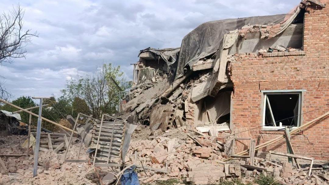 Атака FPV-дрона на Харківщині вбила водія, ракетний удар у Леб'яжому поранив чотирьох